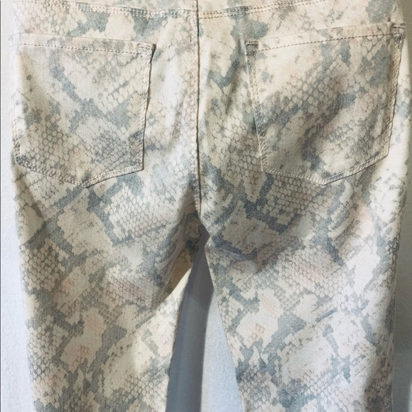 Buffalo Skinny White, Grey & Pink Snake Skin Jeans - Picture 1 of 8